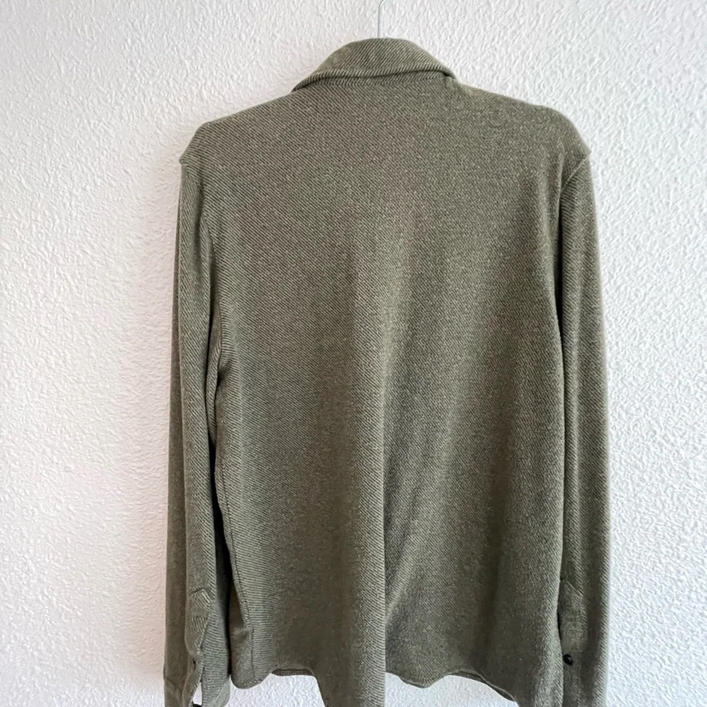 TWO Faherty Legend sweater shirts in grey twill and olive - Picture 6 of 16